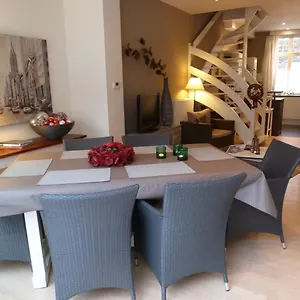  Appartement Anna Paula, In A Beautiful Quiet Street, 2 King Beds-2 Bathrooms & Private Garage